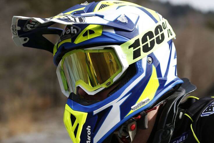 Выбираем мотокроссовый шлем